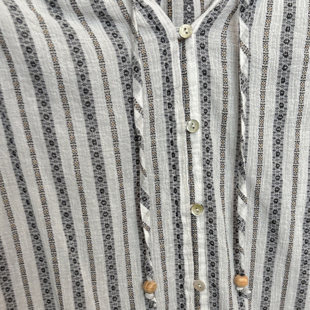 J Jill Women’s Bohemian  Striped Gray and White Top - Picture 4 of 7